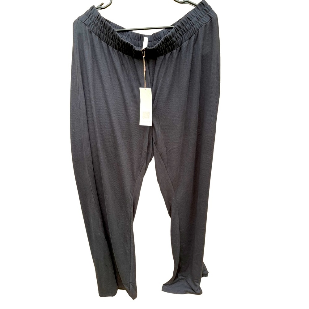 NWT Sz 1x black pants by Cozy. Buttery soft loungewear or sleepwear.